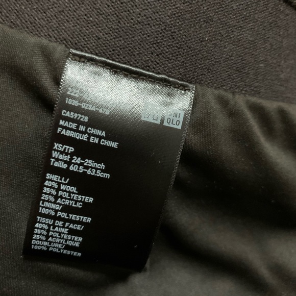 Uniqlo A-Line skirt - Picture 2 of 2